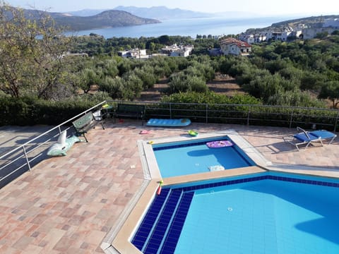 Pool view, Sea view