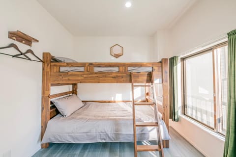 bunk bed