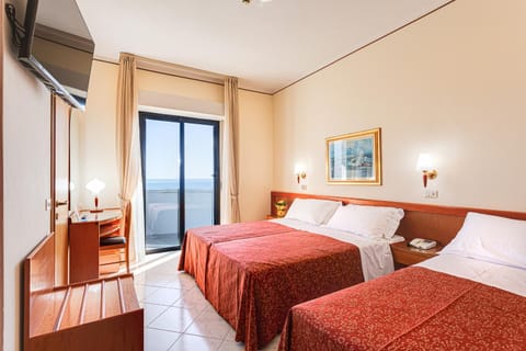 Bed, Balcony/Terrace, Photo of the whole room, Bedroom