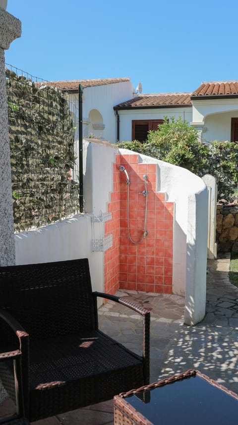 Shower, Patio, Garden