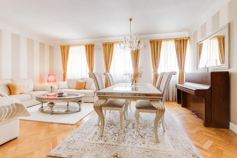 Living room, Photo of the whole room, Seating area