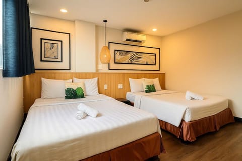 Photo of the whole room, Bedroom, towels