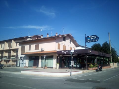 SESTOSENSO FOOD DRINK SLEEP RISTORANTE PIZZERIA ALLOGGI Bed and Breakfast in Cesena