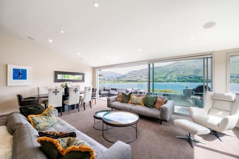 Living room, Dining area, Lake view, Mountain view