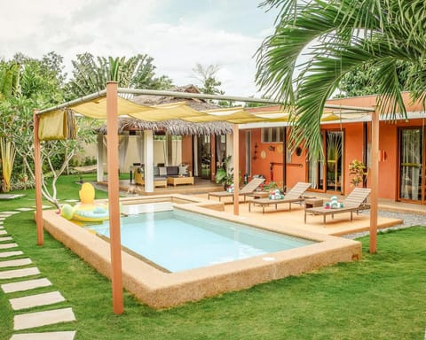 Garden view, Pool view, Swimming pool, sunbed