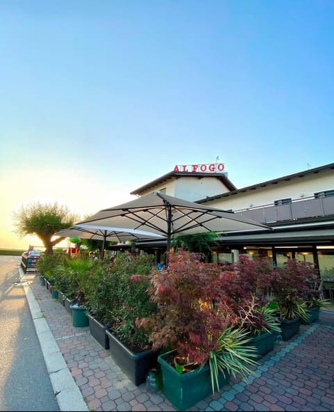 Patio, Garden, View (from property/room), Balcony/Terrace, Animals, Guests, Meals, Breakfast, Italian breakfast, Lunch, Drinks, Family, ATM, internet, towels, air conditioner