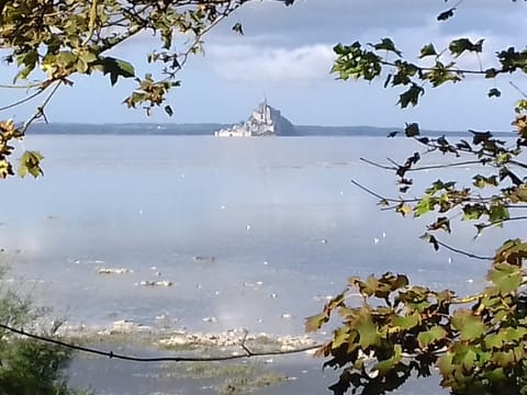 View (from property/room), Landmark view, Sea view