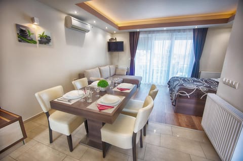 Living room, Dining area, Bedroom