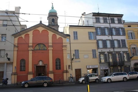 Property building, Street view