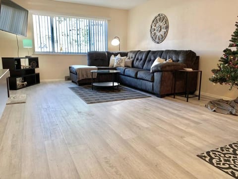 Pet Friendly Sleeps 12 near Garden of the Gods AF Villa in Colorado Springs