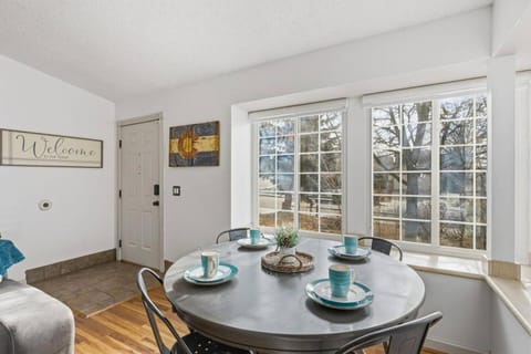 Pet Friendly 2 King Beds AF Academy Sleeps 12 Villa in Black Forest