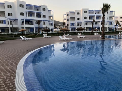 Property building, Swimming pool
