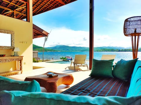 Day, Balcony/Terrace, Living room, Seating area, Dining area, Sea view