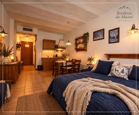 Bed, Photo of the whole room, Seating area, Bedroom