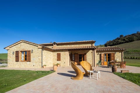 Property building, Facade/entrance, Natural landscape, Garden