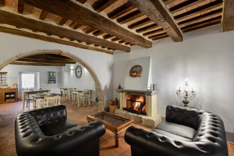 Living room, Internal: Not applicable to any particular room
