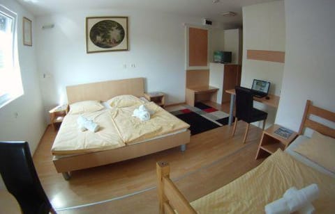 Bed, Living room, Photo of the whole room, Bedroom