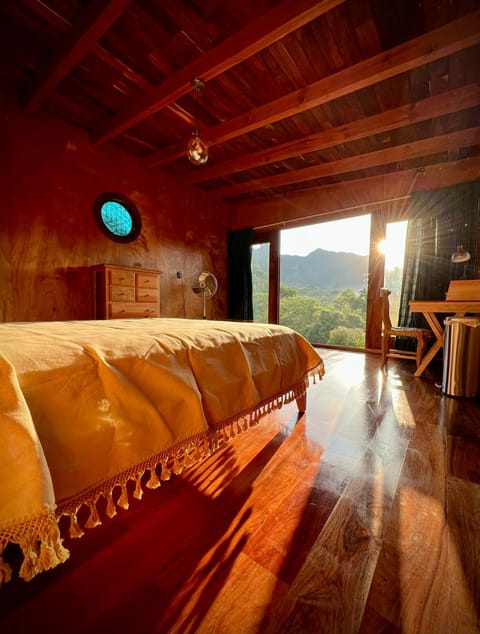 Bed, Photo of the whole room, Mountain view, Sunrise