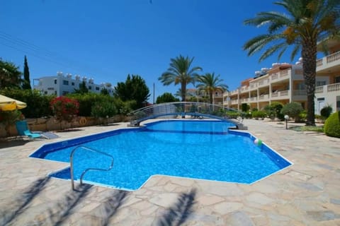 Property building, Swimming pool, Swimming pool