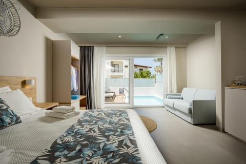 Day, Photo of the whole room, Pool view