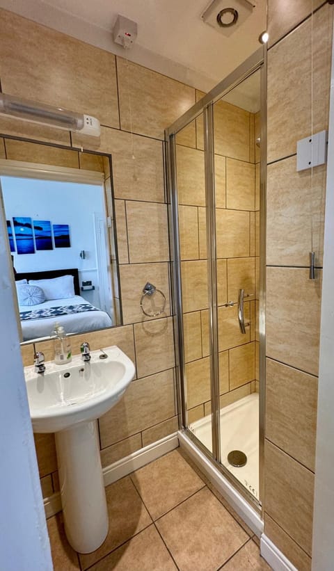 Charnwood Regency Guest House Bed and Breakfast in Loughborough