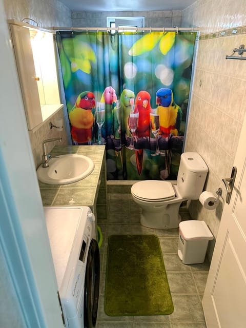 Bathroom, Internal: Not applicable to any particular room