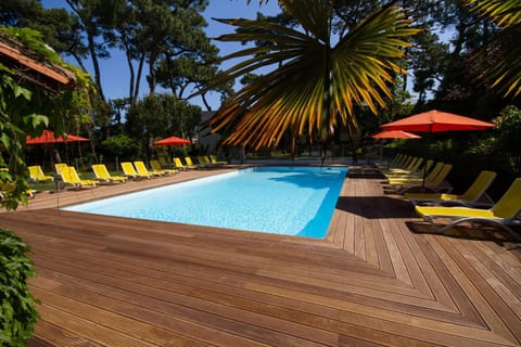 Day, Swimming pool, Swimming pool