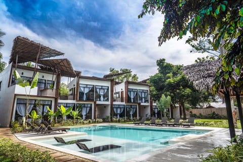 Property building, Swimming pool, Swimming pool