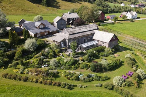 Property building, Restaurant/places to eat, Bird's eye view, Garden, Meeting/conference room, Food, Dinner