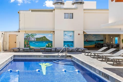 Swimming pool, sunbed