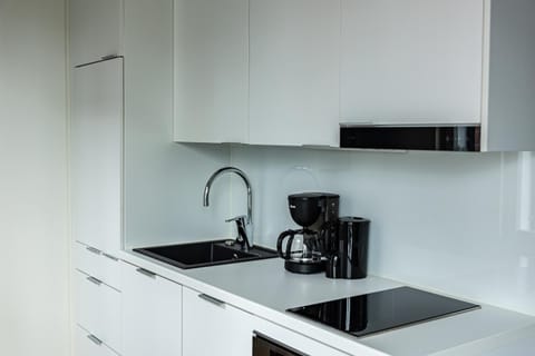 Coffee/tea facilities, stove