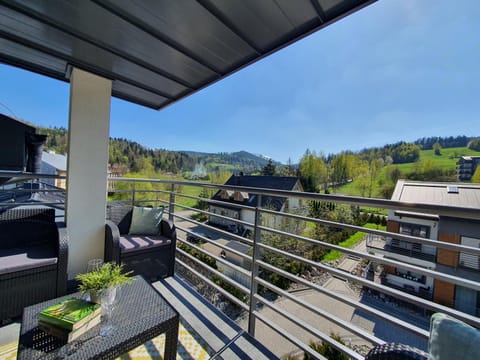Balcony/Terrace, Mountain view