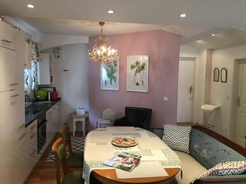 Haus Alpenrose, Ferienwohnung 5 Apartment in Aschau im Chiemgau