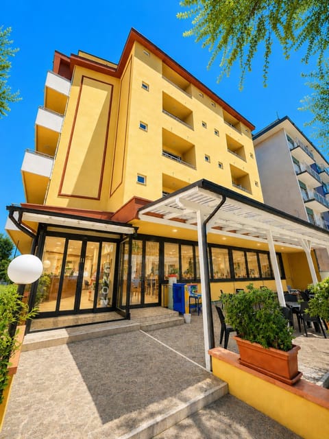 Property building, Facade/entrance