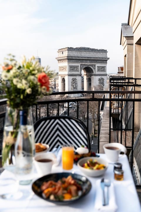 Day, View (from property/room), Food and drinks, City view, Landmark view, Lunch, Drinks