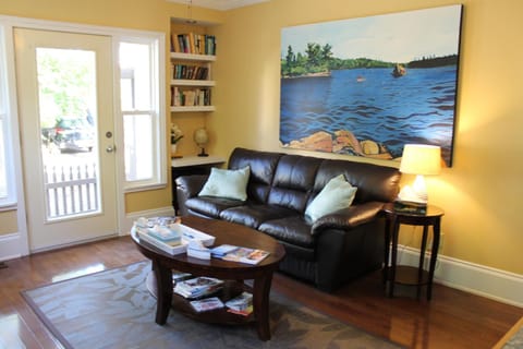 Living room, Lounge or bar