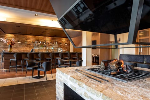 Lobby or reception, Lounge or bar, fireplace