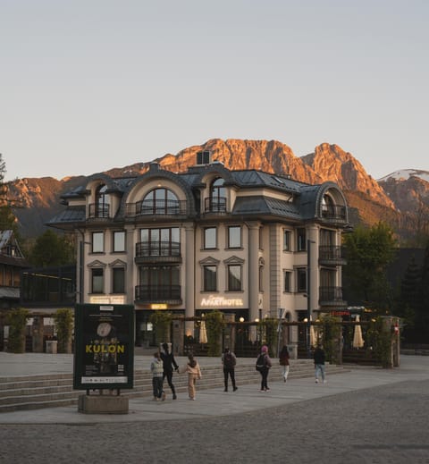 Property building, Natural landscape, Mountain view
