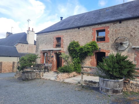 Patio, Facade/entrance