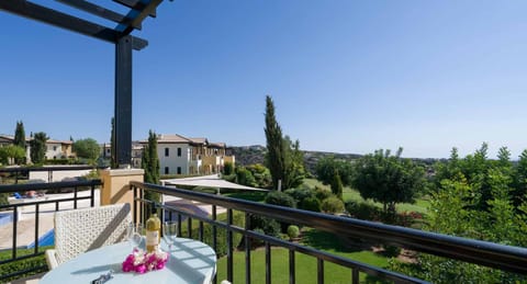 Golfcourse, Balcony/Terrace, Dining area, Garden view