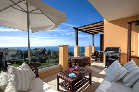 BBQ facilities, View (from property/room), Balcony/Terrace, Seating area, Sea view, sunbed
