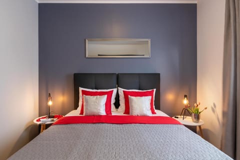 Bed, Decorative detail, Bedroom, wardrobe