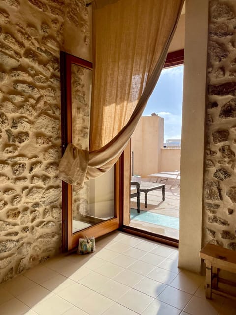 Patio, Off site, Day, Winter, Summer, View (from property/room), Balcony/Terrace, City view, Sunset, Quiet street view, Inner courtyard view