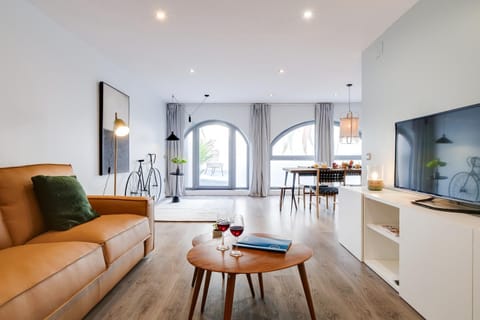 TV and multimedia, View (from property/room), Living room, City view