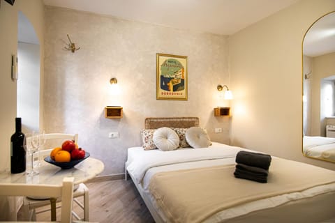 Bed, Seating area, Bedroom