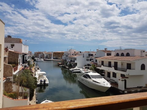 Balcony/Terrace, River view