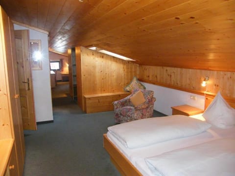 Katharina's Sleepover - Budget Holiday Home Bed and Breakfast in Piesendorf