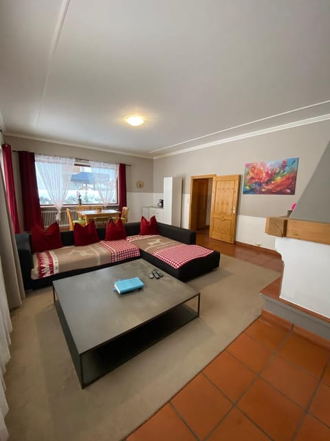 Katharina's Sleepover - Budget Holiday Home Bed and Breakfast in Piesendorf