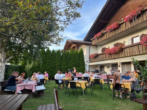 Garden, Dinner