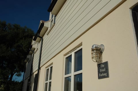 The Final Furlong, Bruton Apartment in Bruton